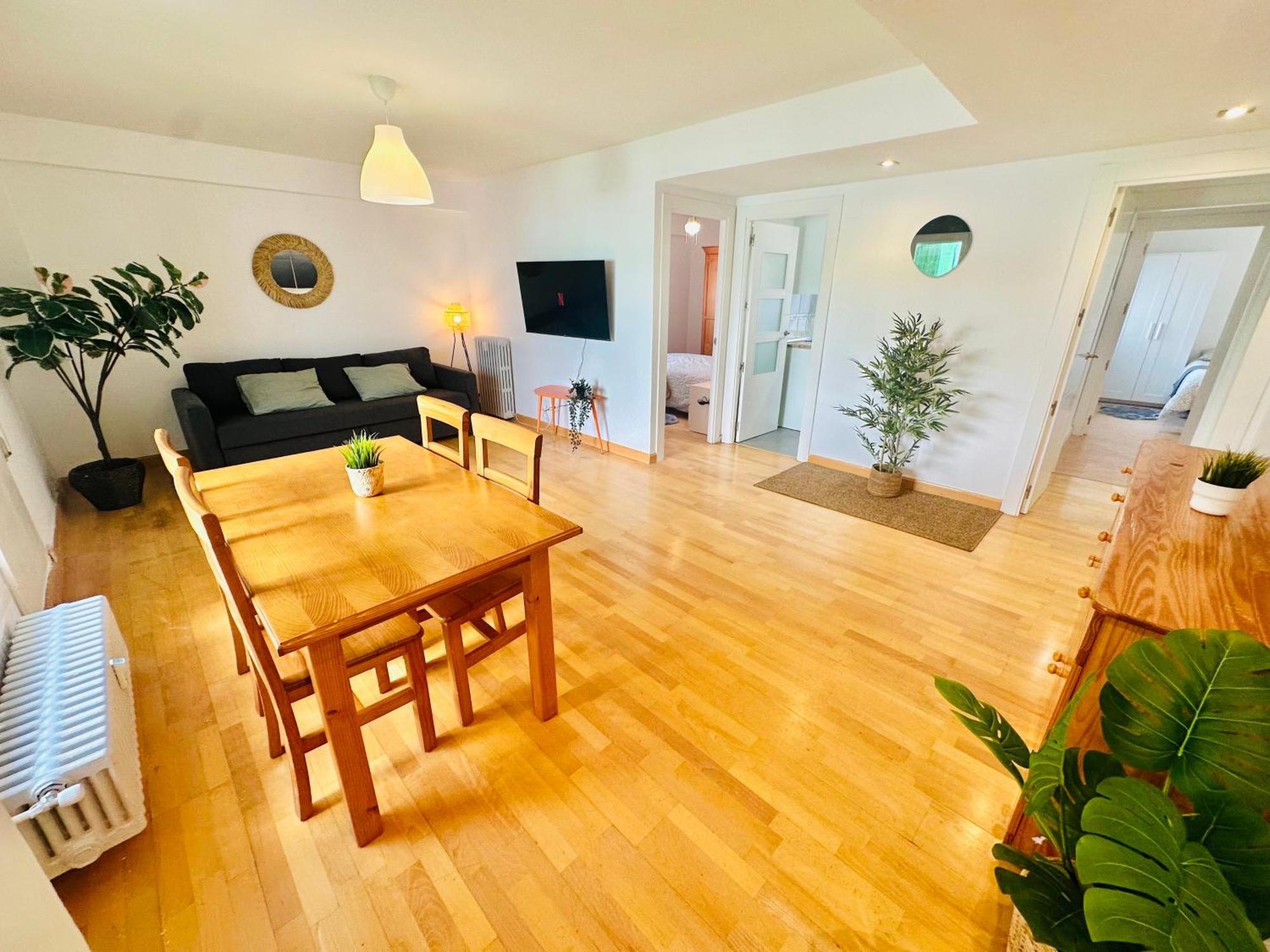 La Ibiza Del Pilar Apartment Zaragoza Bagian luar foto