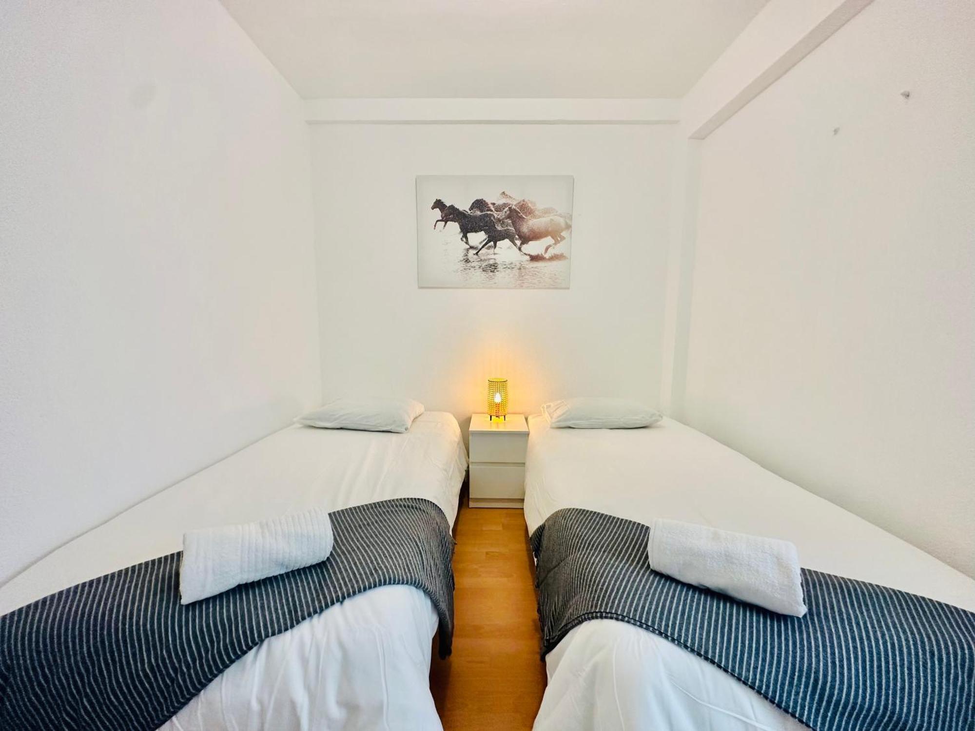 La Ibiza Del Pilar Apartment Zaragoza Bagian luar foto
